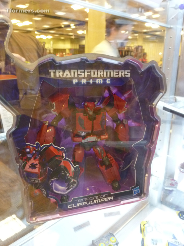 San Diego Comic Con Exclusive Terrocon Cliffjumper  (37 of 103)